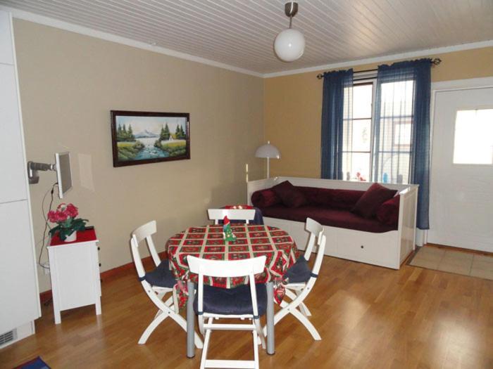 Kalkstenens Bed And Breakfast Morbylanga ภายนอก รูปภาพ
